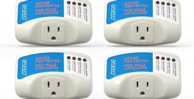 Cuatro protectores de voltaje BSEED enchufables para electrodomésticos, con 4 LED de estado y salida única tipo B (120–125 V).