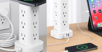 Collage horizontal de regleta torre con múltiples tomas y puertos USB: a la izquierda, detalle con cable de extensión de 6 ft enrollado y teléfono sobre la base; a la derecha, la torre en un escritorio cargando un móvil y una tablet.